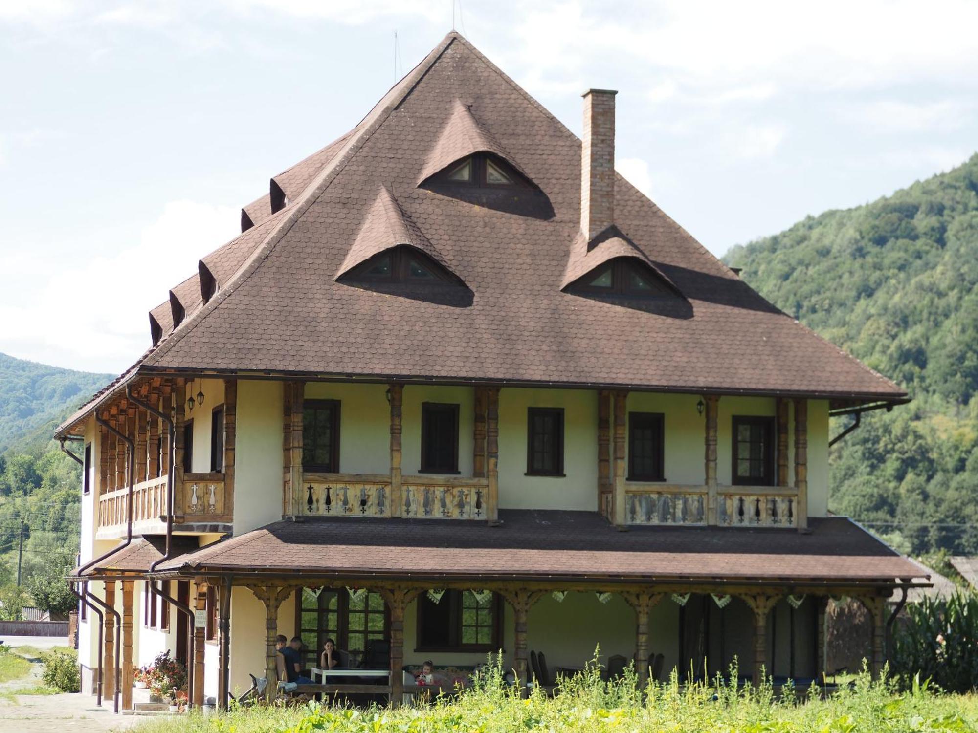 Pensiunea Sanziene Strîmtura Exterior photo