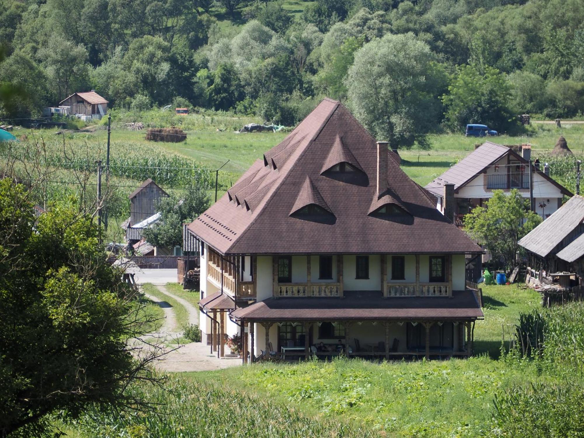 Pensiunea Sanziene Strîmtura Exterior photo