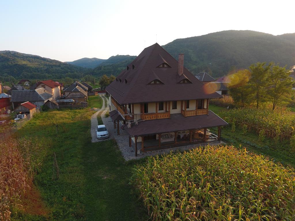 Pensiunea Sanziene Strîmtura Exterior photo